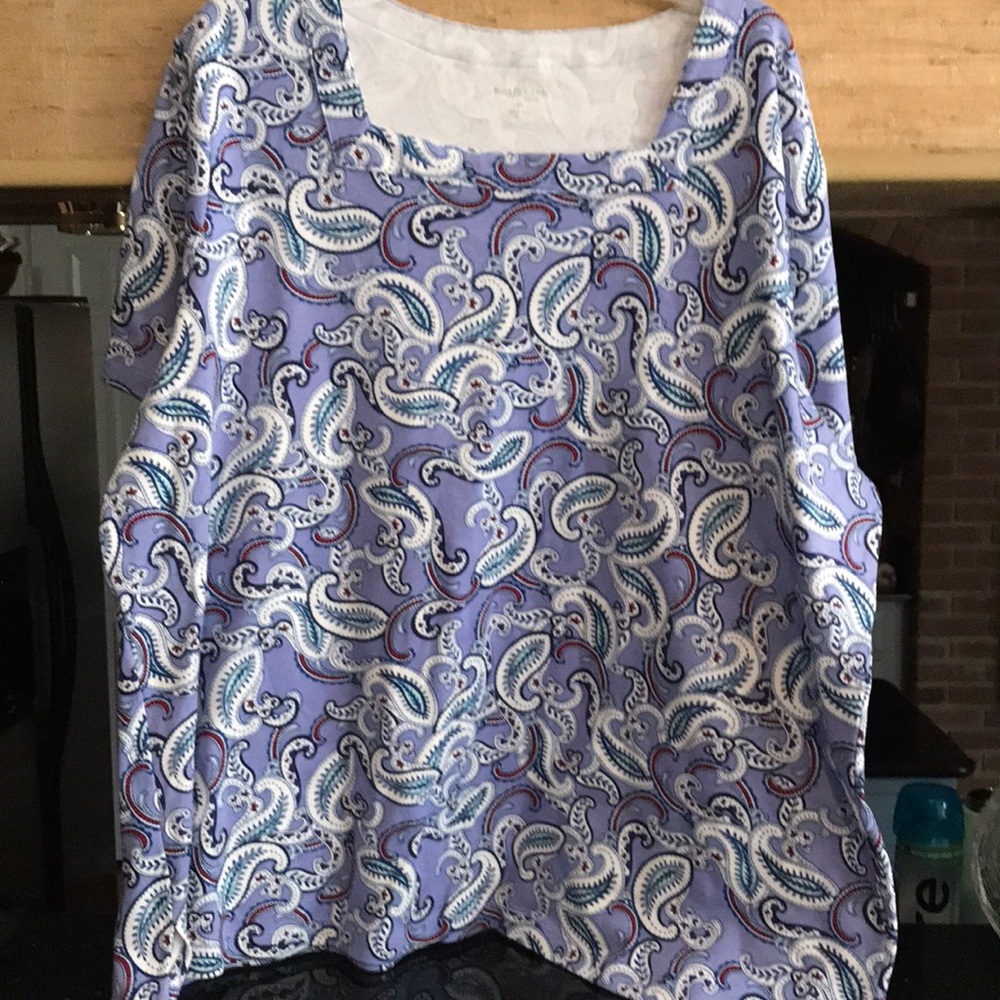 Kim Rogers Curvy purple lilac paisley top NWT